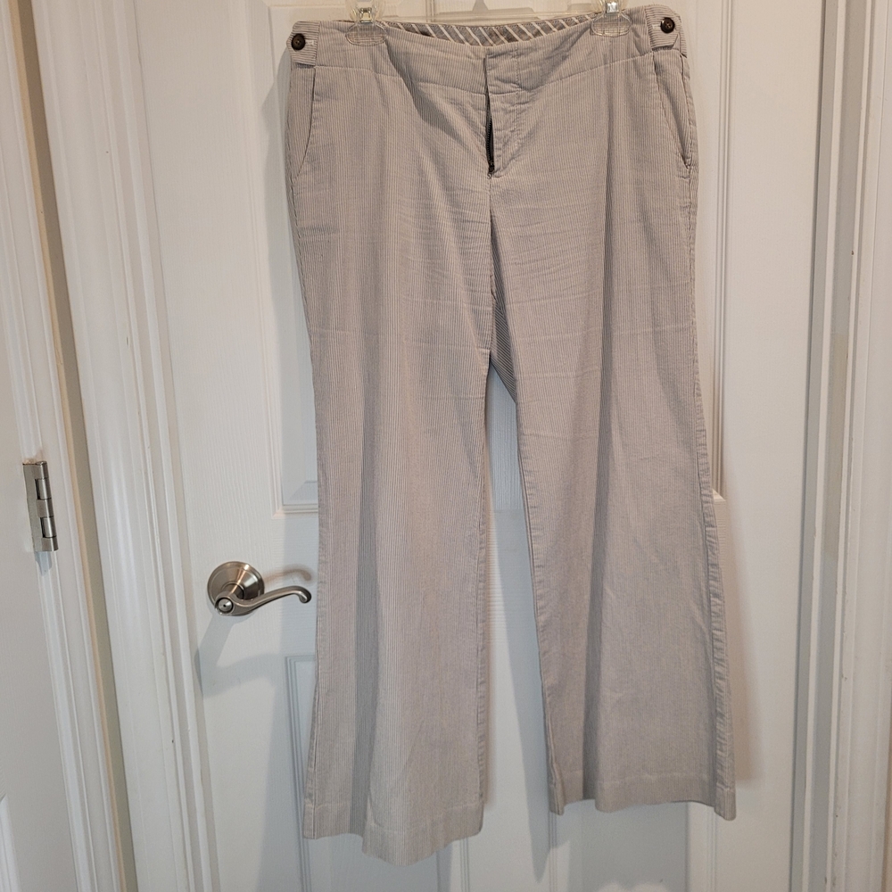 GAP Light Gray Striped Hip Slung Flare Leg Sz 10 Ankle